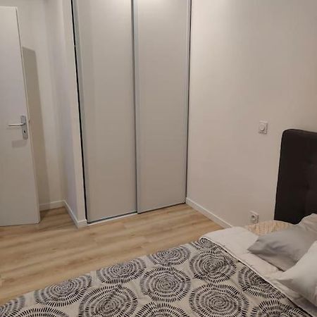 Logement Complet A Villeurbanne Exterior photo
